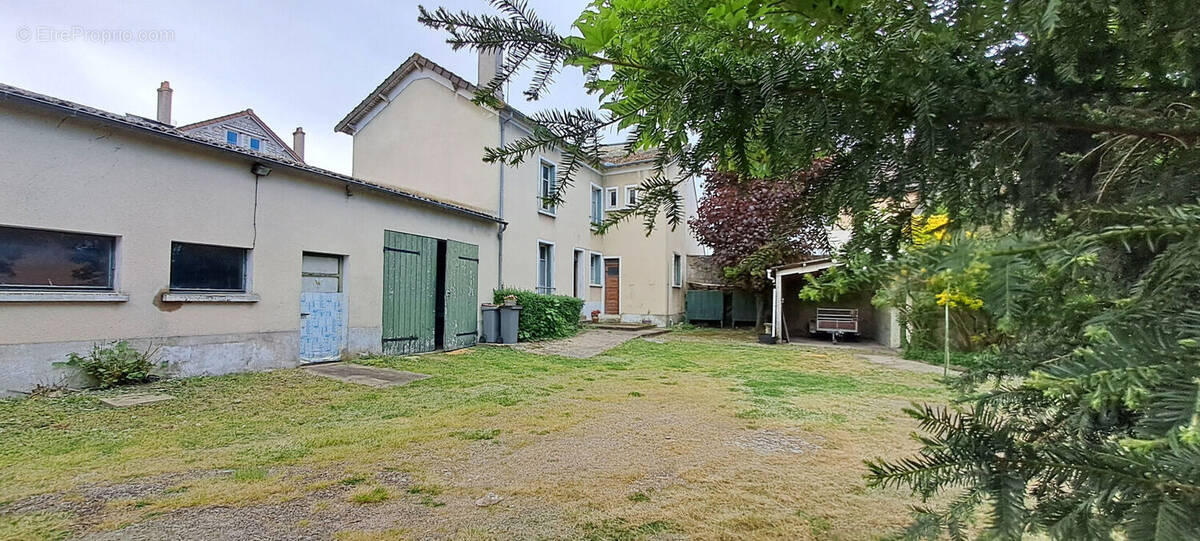 Maison à ETAMPES