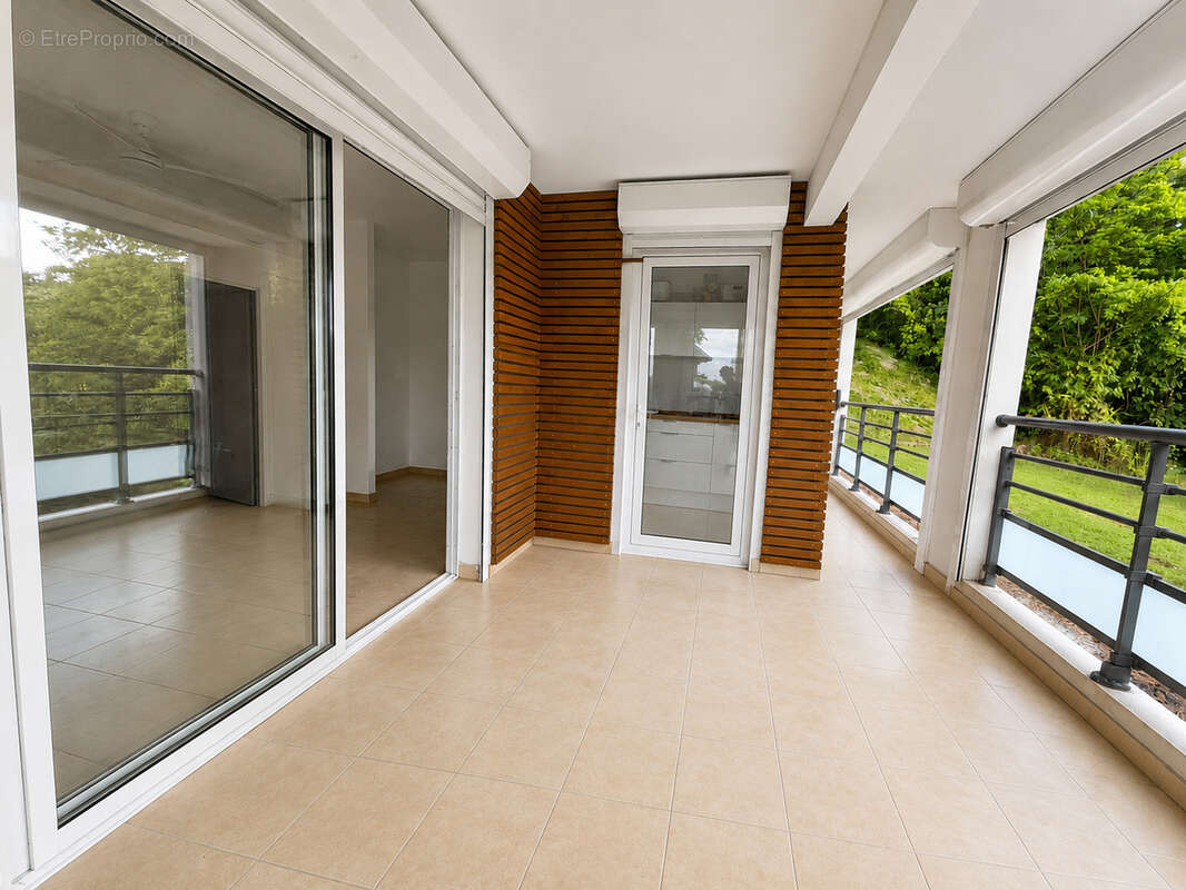 Appartement à LES ABYMES