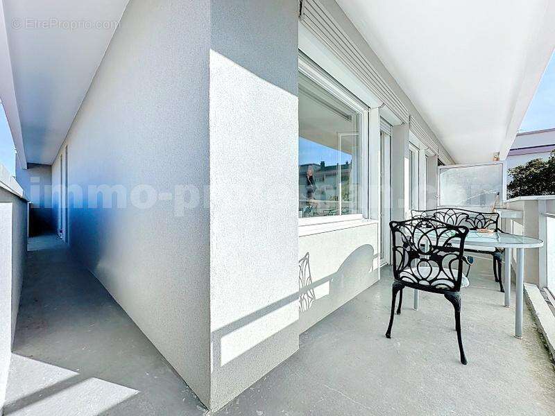 Appartement_t3_Annemasse_Genève_Ceva_tramway_Suisse_investissement_famille_Séjour_cuisine_equipée_chambre_salle_de_bains_terrasse_ - Appartement à ANNEMASSE