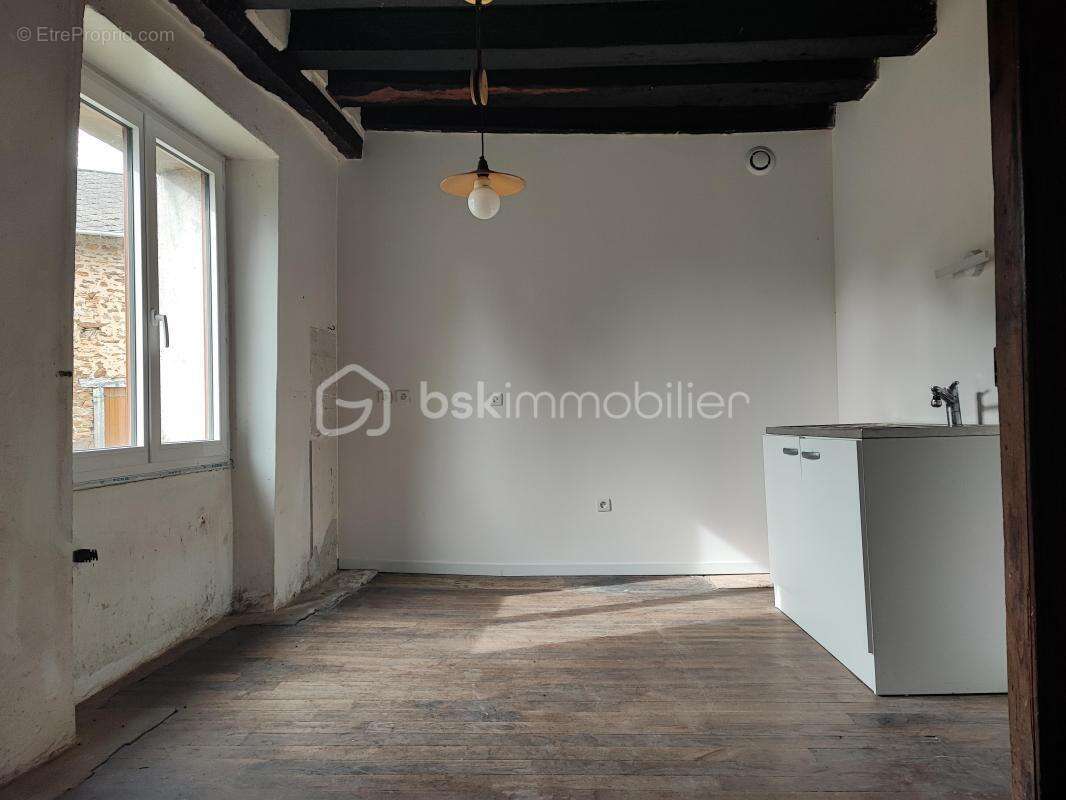 Maison à NEUVIC-ENTIER