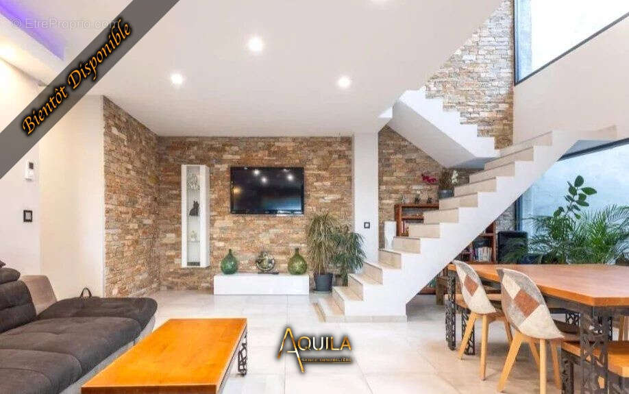 Maison à MONTADY