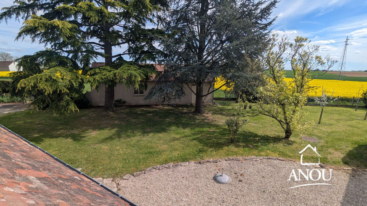 Maison à YEVRES