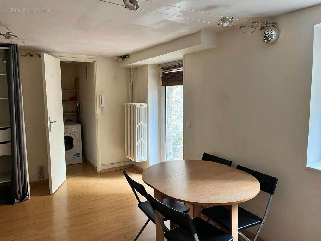 [À vendre] Neuilly-sur-Seine - STUDIO au pied du métro Pont de Neuilly (ligne 1) - photo 2