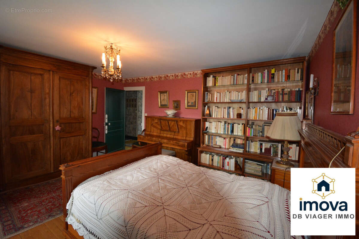 Chambre 3 - Maison à COSNE-D'ALLIER