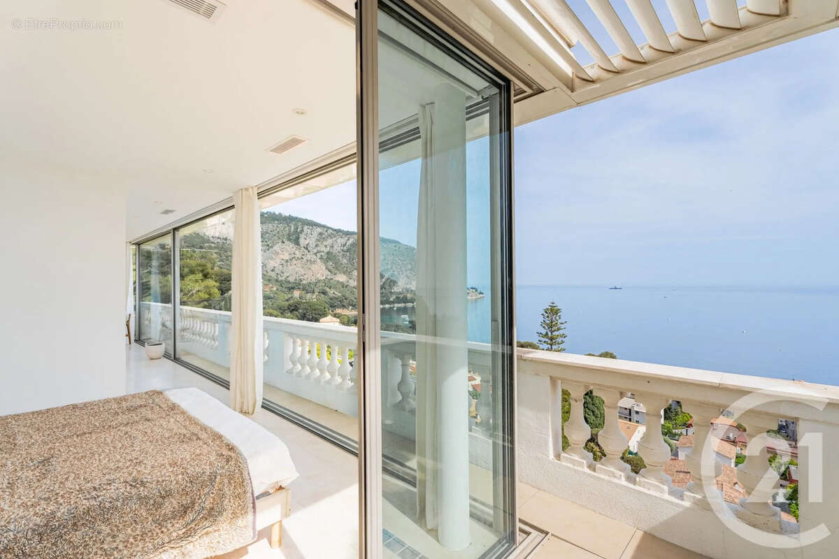 Maison à EZE