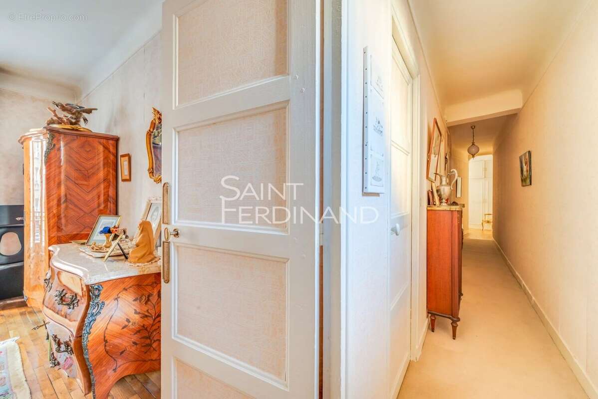 Appartement à NEUILLY-SUR-SEINE