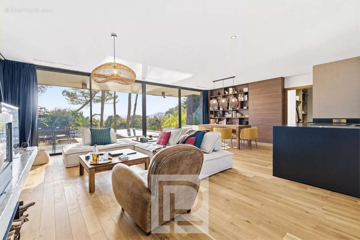 Maison à MOUGINS