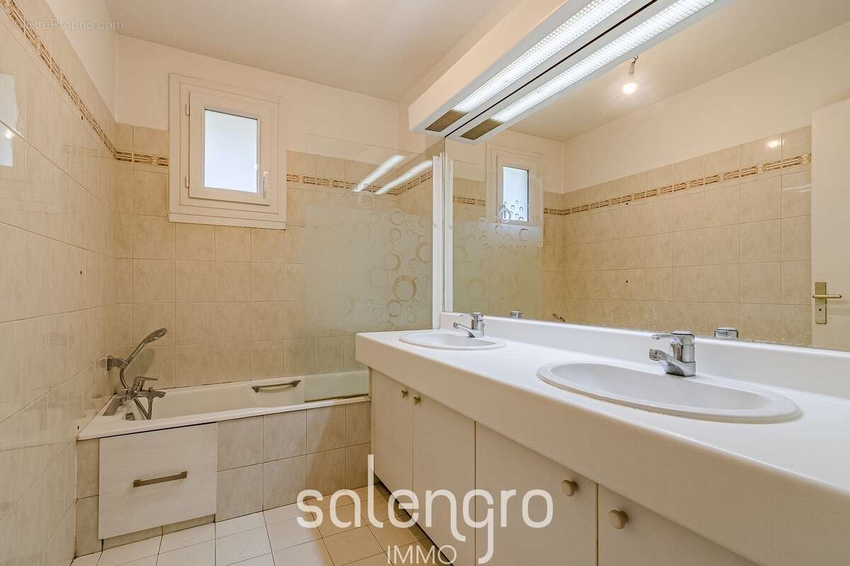 Appartement 75 m² à Villeurbanne  - photo 9