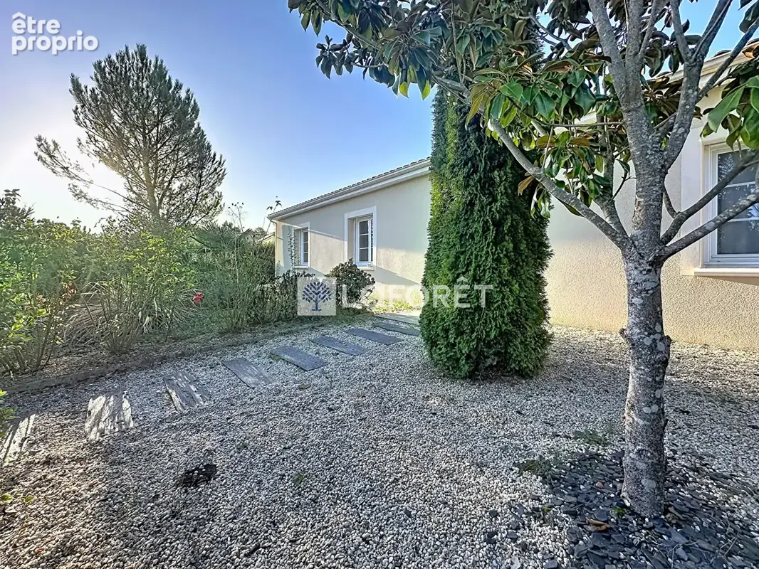 Élégante maison de plain-pied avec piscine chauuffée - photo 5