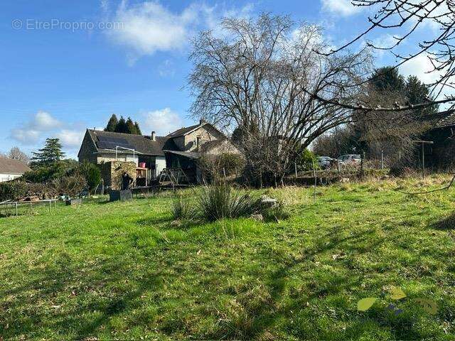 Maison à SAINT-AMAND-LE-PETIT