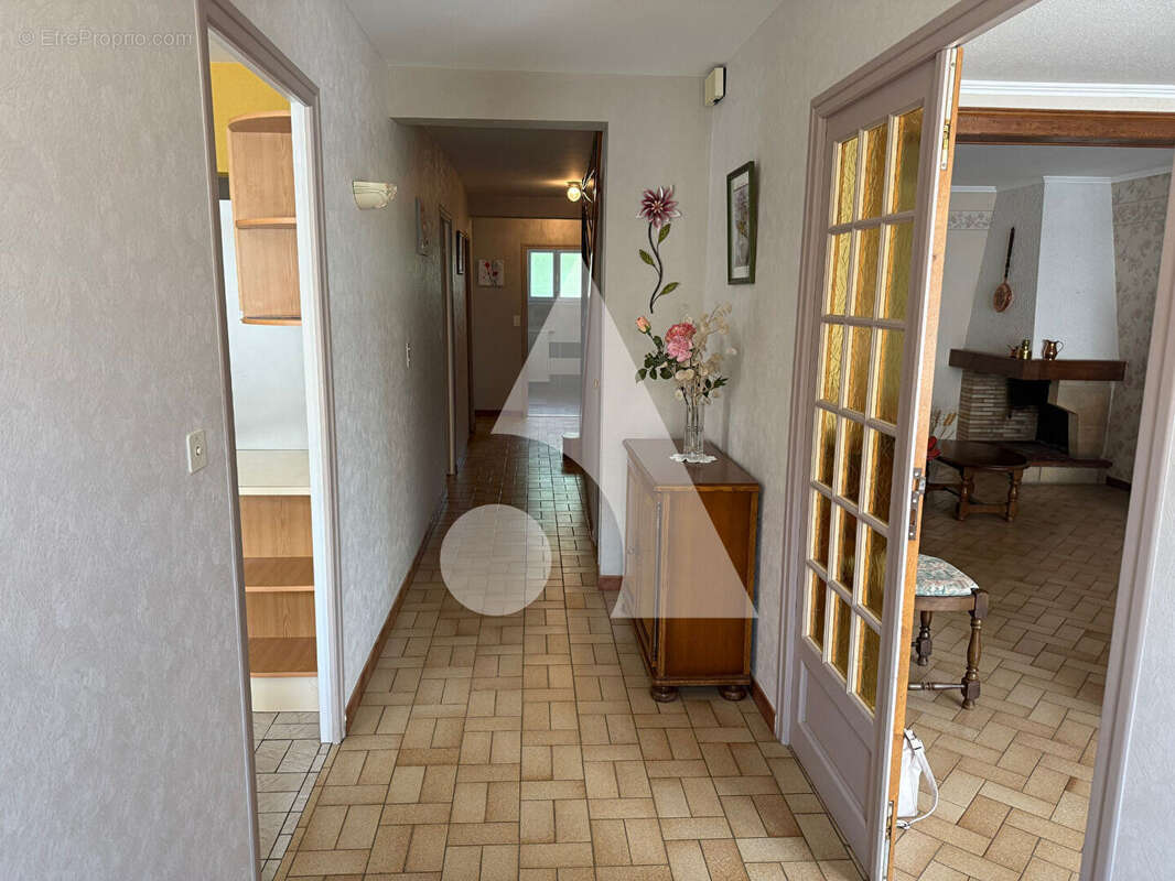 Maison à LES HAUTS-DE-CHEE