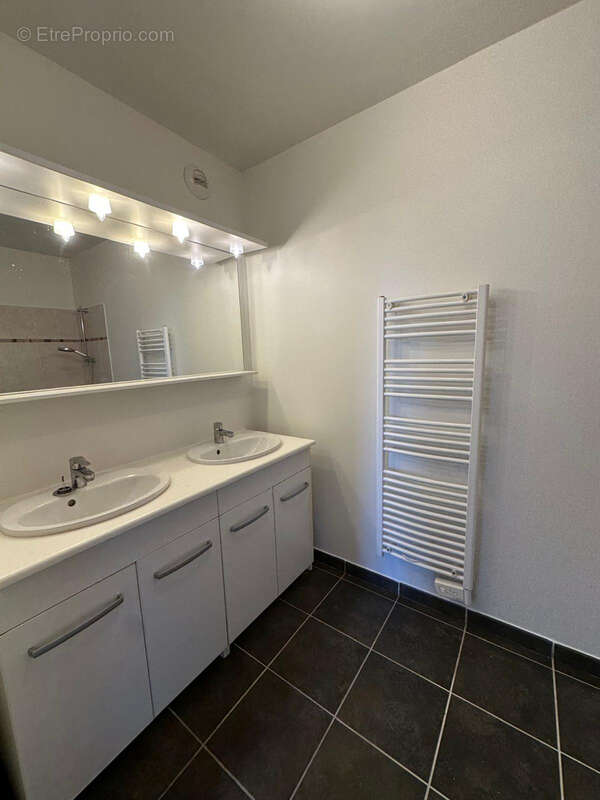 Appartement à ALBY-SUR-CHERAN