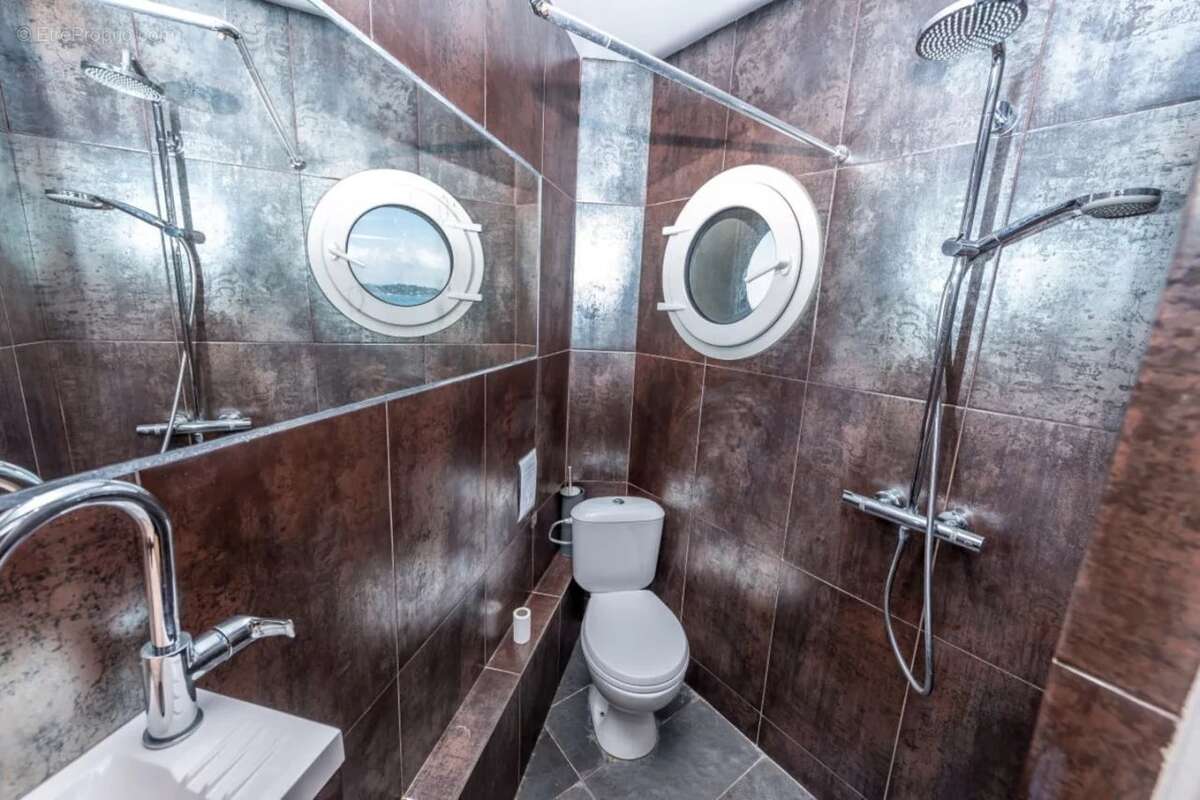 Maison à ROQUEBRUNE-SUR-ARGENS