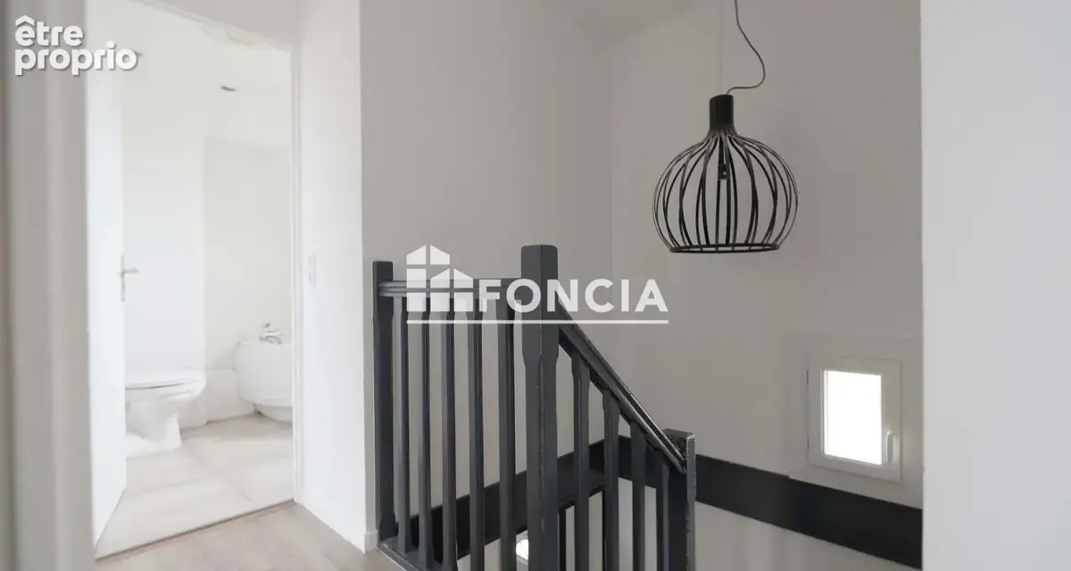 MOISSY-CRAMAYEL Maison 4 pièces avec 3 chambre, piscine, jardin, garage - photo 7