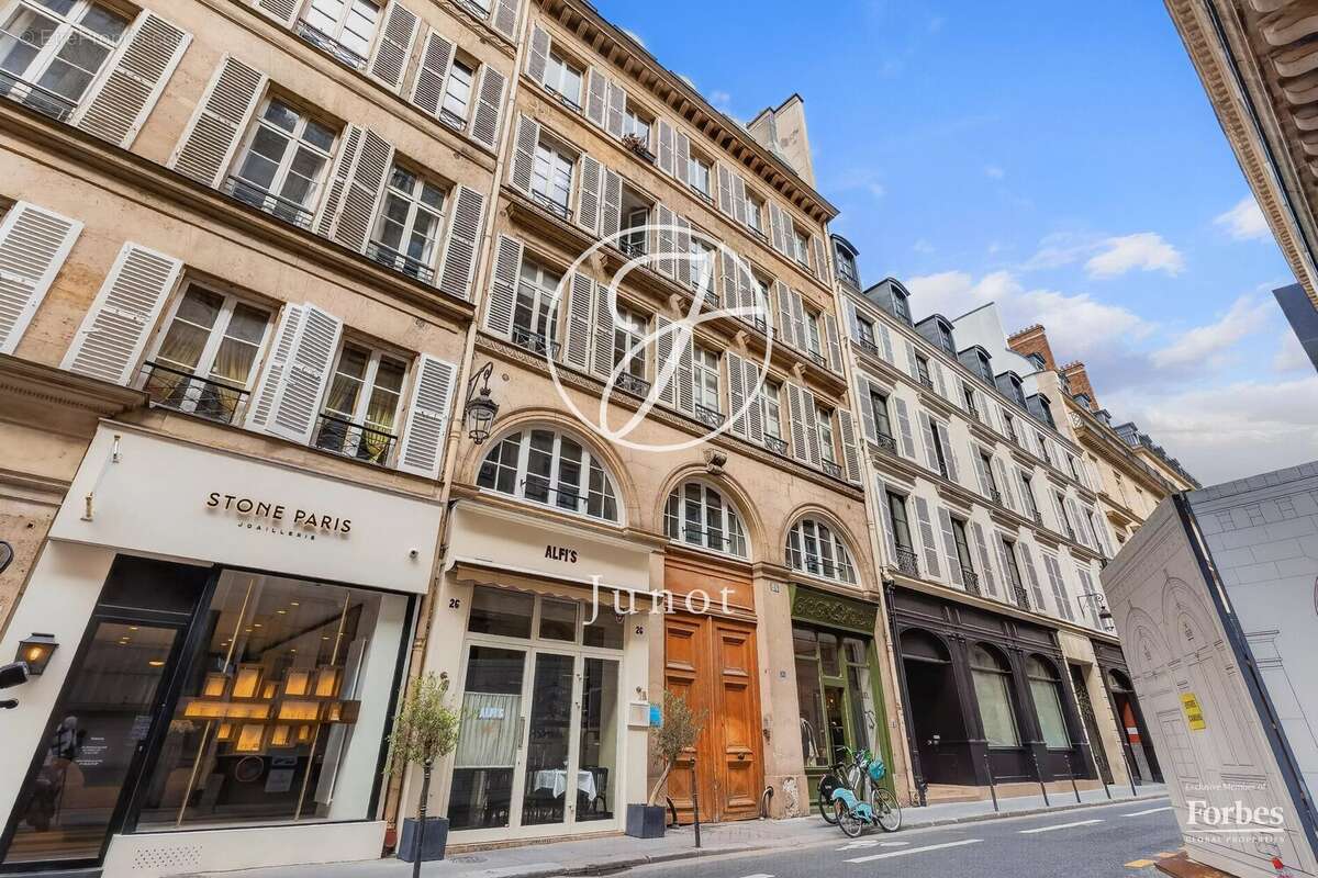 Paris 1er - SAINT-HONORÉ - Appartement à vendre - 2 pièces - 39,46m² Carrez - 1 chambre - photo 13