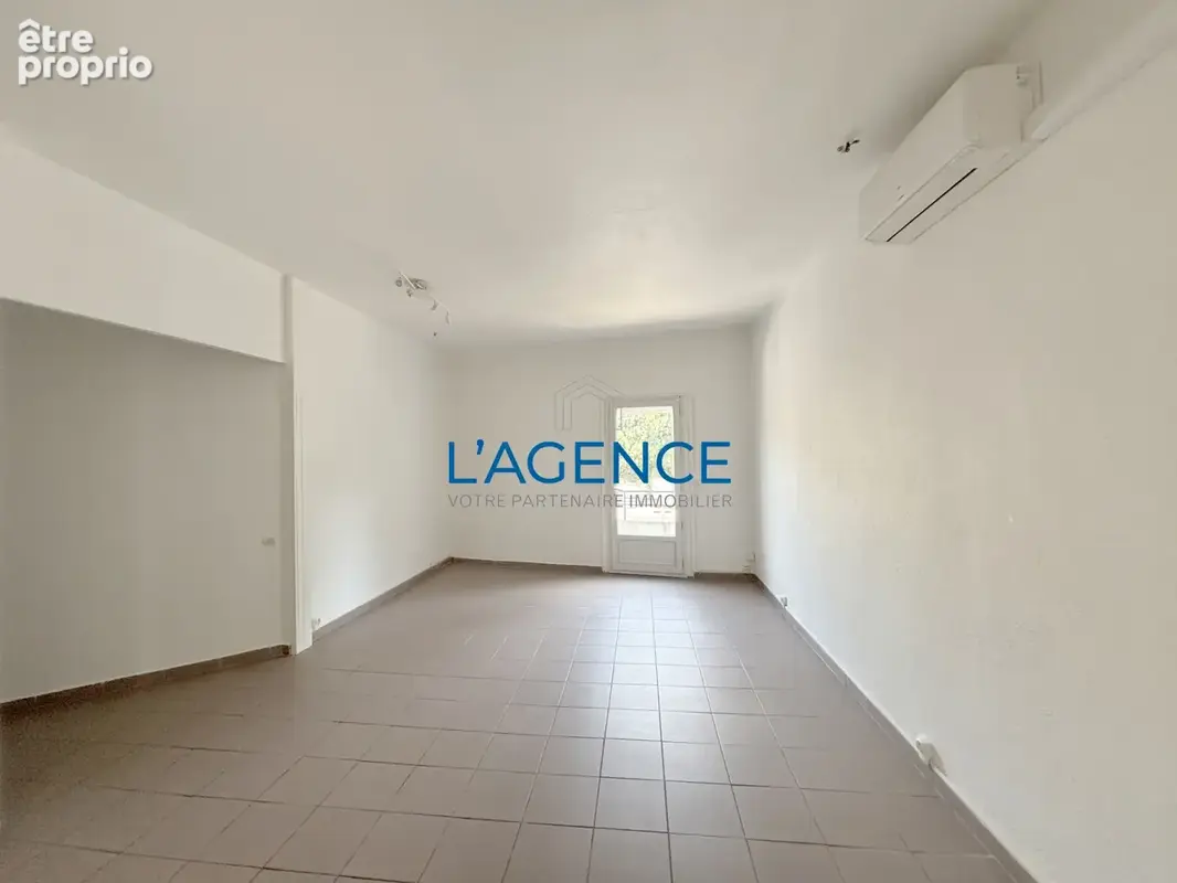 Appartement T2 de 54 m2 en dernier étage avec balcon au centre ville de Hyères - photo 5
