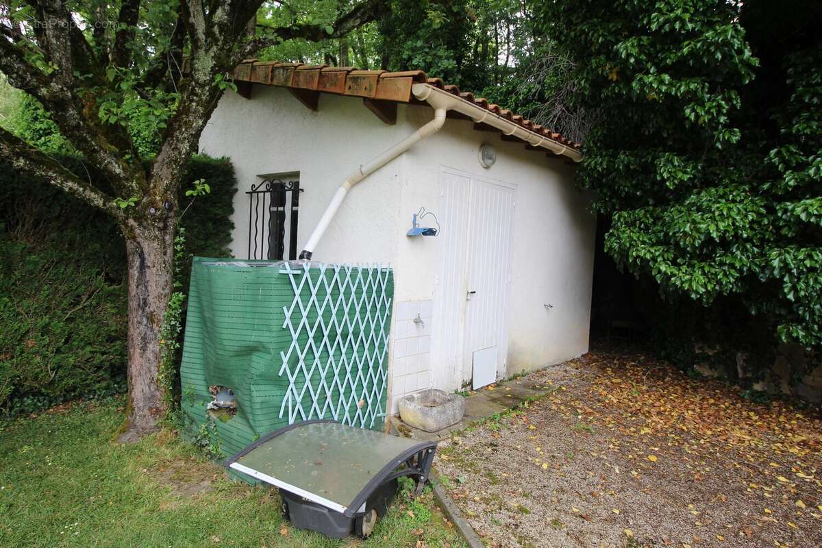 Maison à AUNAC