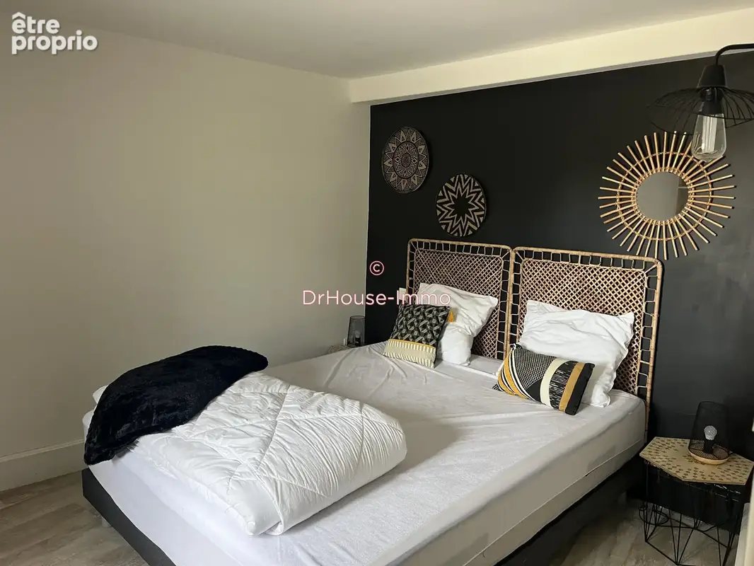 Maison 9 pièces 280 m² à vendre à Oyre (86220) - photo 12