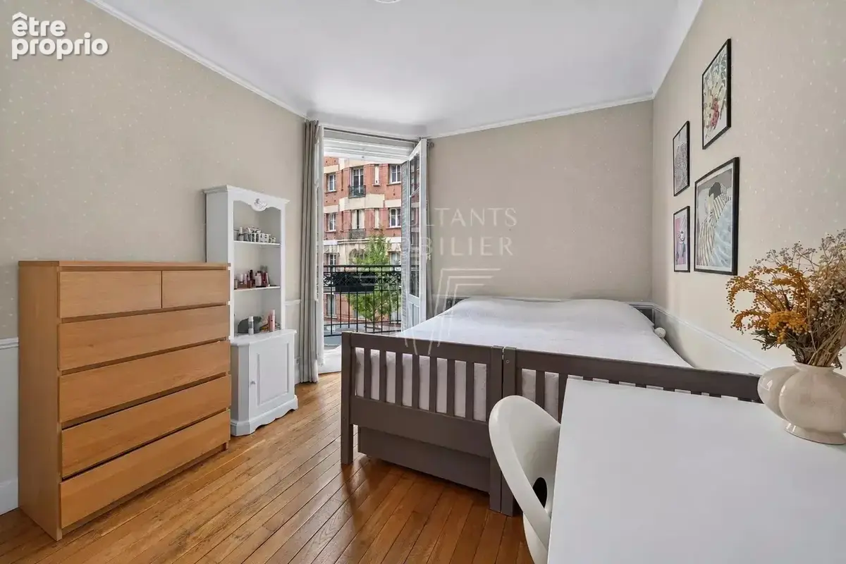 Commerce - appartement deux chambres - photo 10