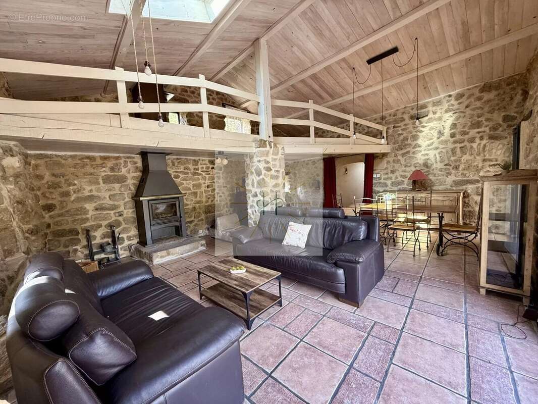 Maison à GOURDON