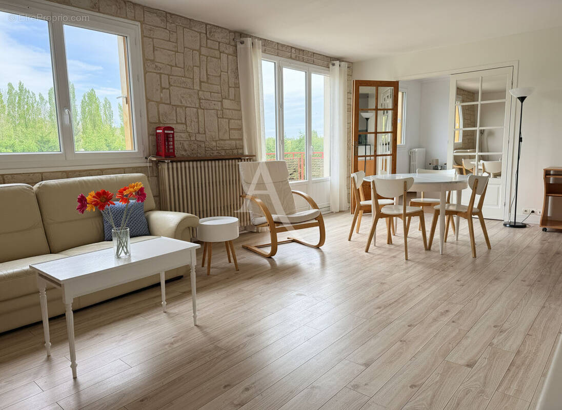 Appartement à EPINAY-SUR-ORGE
