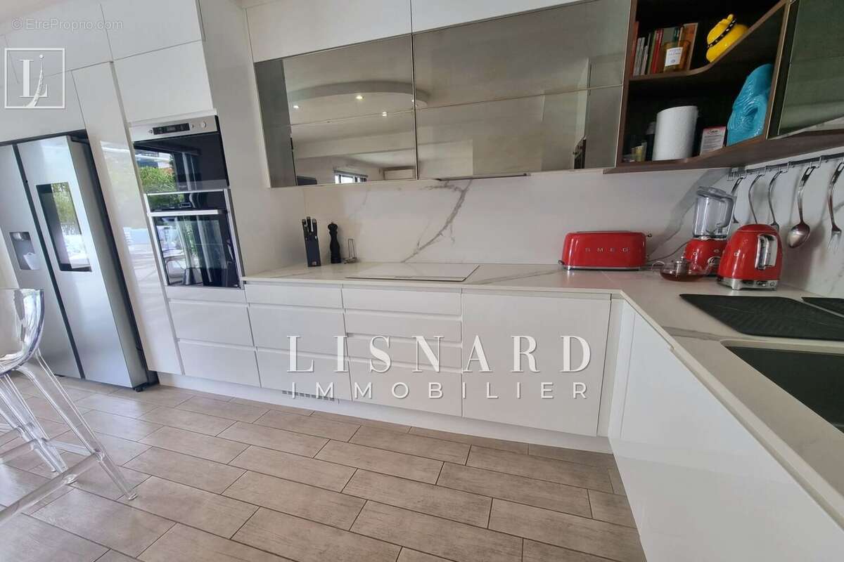 Appartement à VALLAURIS