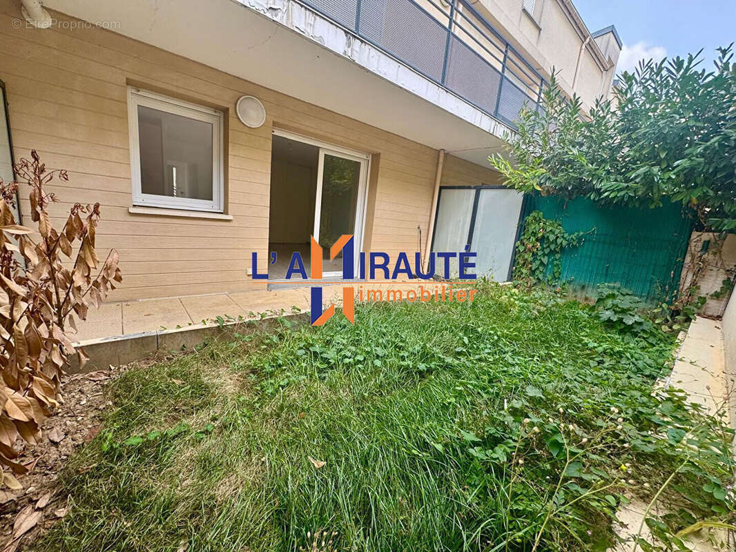 Appartement à LE MESNIL-LE-ROI