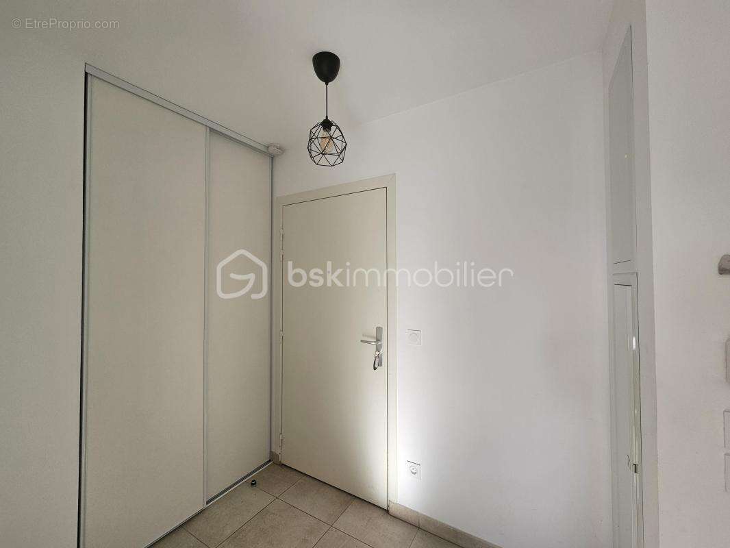 Baisse de prix - Studio avec grande terrasse - Idéal investissement ou 1 er achat - photo 5