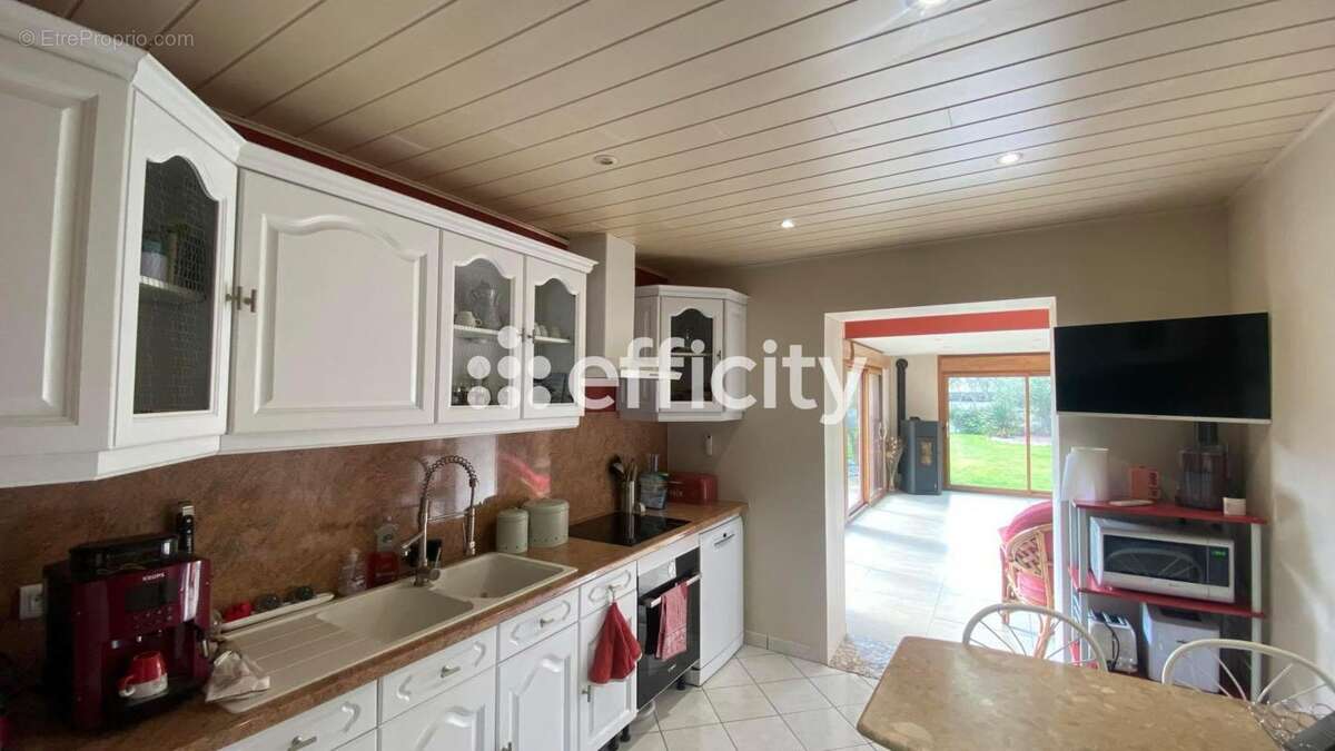 Maison 140 m² à Saint-Martin-En-Campagne  - photo 6