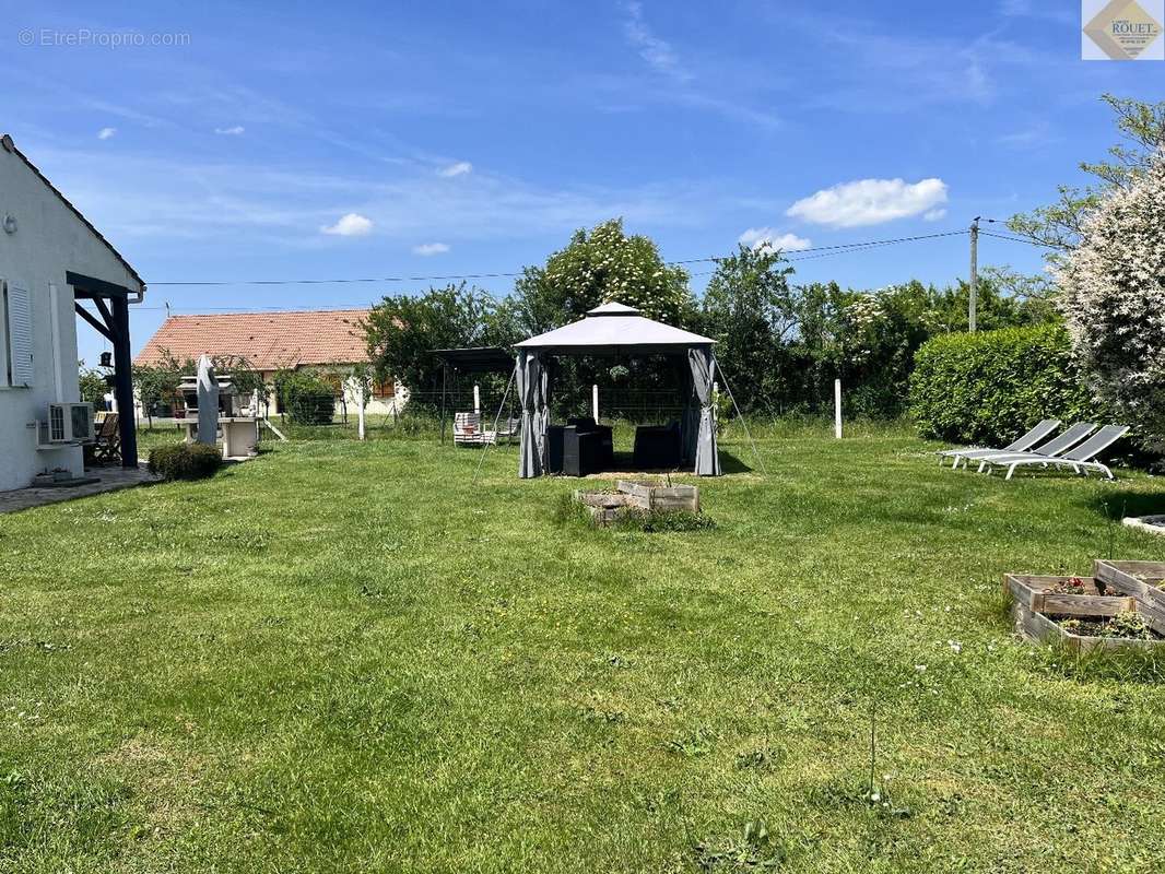 Maison à NEONS-SUR-CREUSE