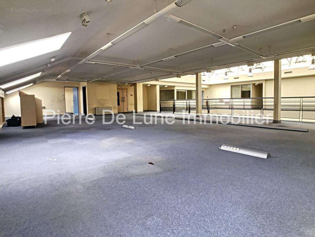 Perigueux local a vendre 1.311m² - photo 11