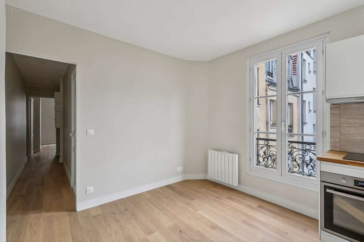 Appartement à PARIS-18E