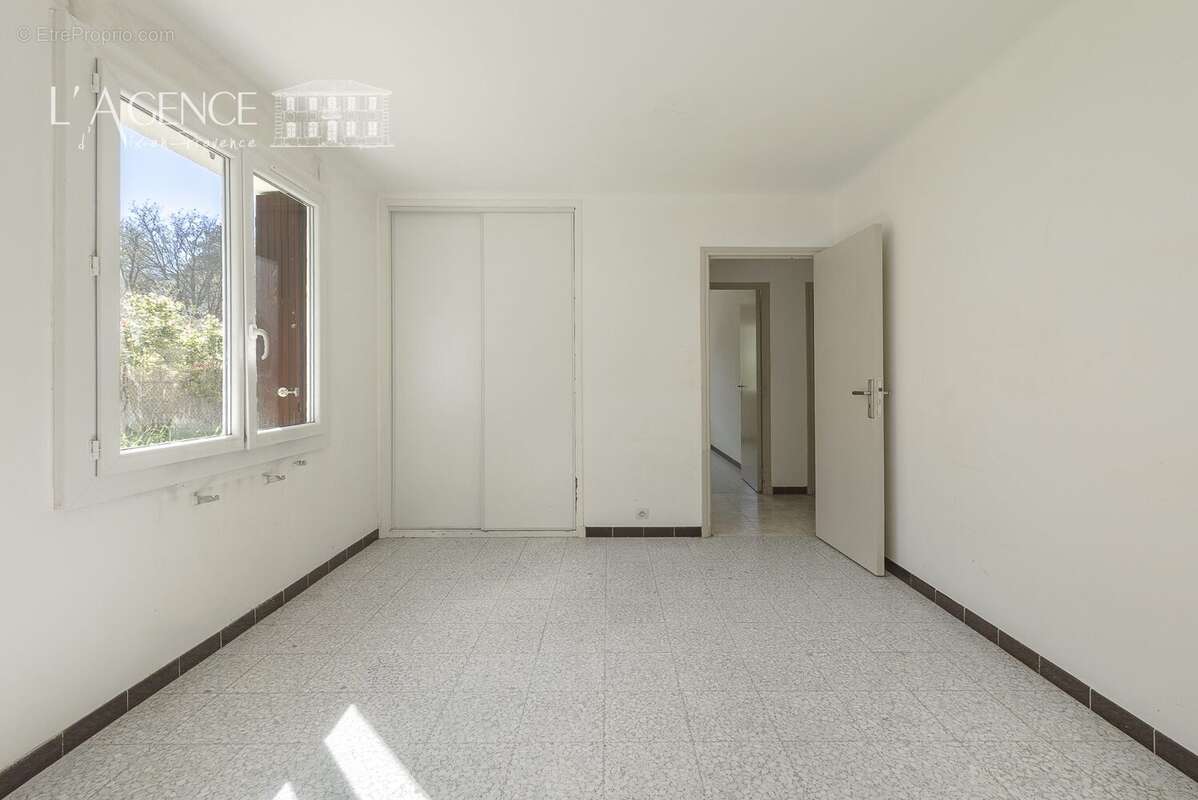 Maison 206 m² à Aix-En-Provence  - photo 6