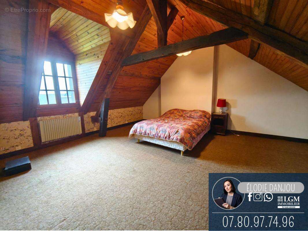 Maison à SAINT-HILAIRE-LA-GRAVELLE