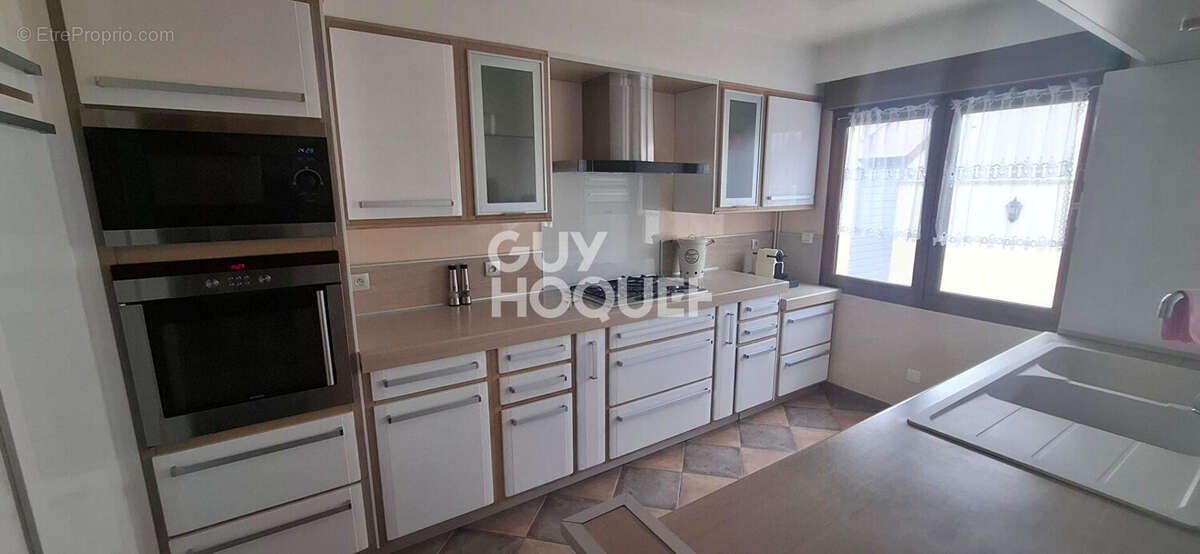 Maison à LES MUREAUX