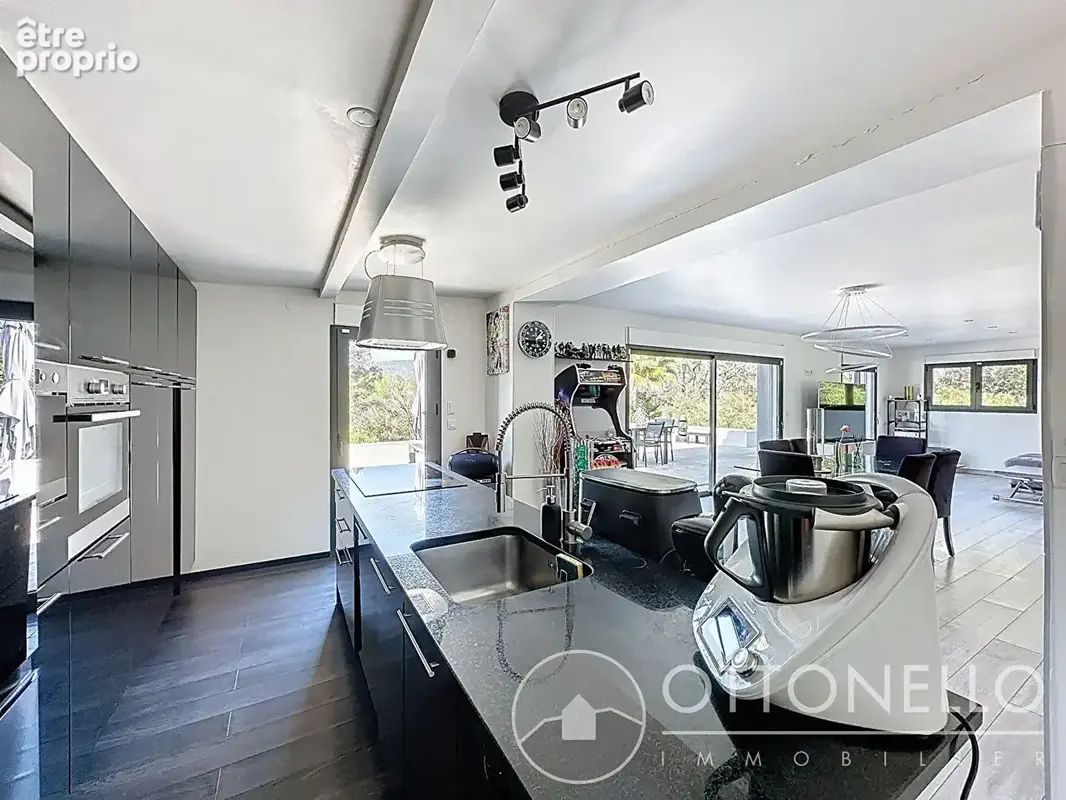 Villa Roquebrune Sur Argens 4 pièces 129,02 m2 sur 710 m2 de terrain avec piscine et garage - photo 3