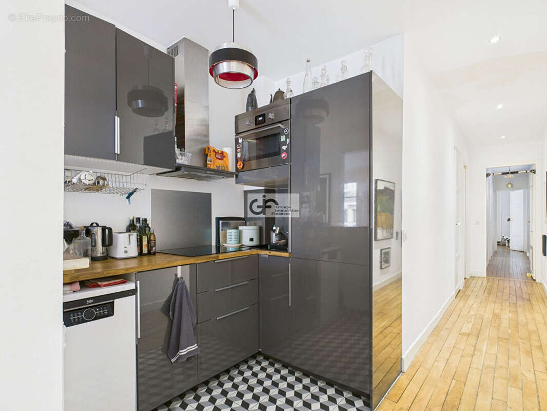 Appartement à PARIS-16E