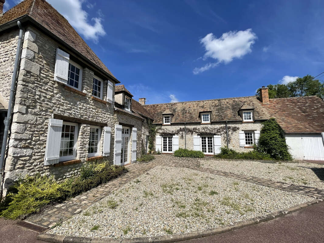 Maison à ETAMPES