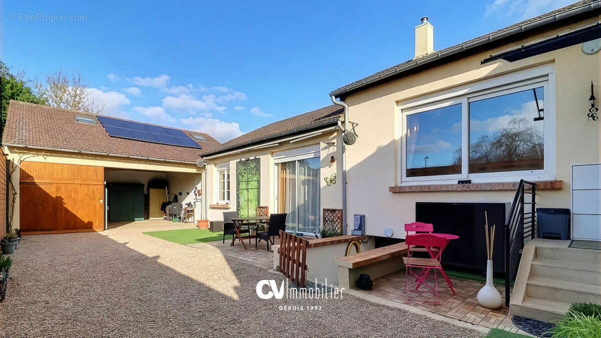 Maison à SAINT-PIERRE-DU-VAUVRAY