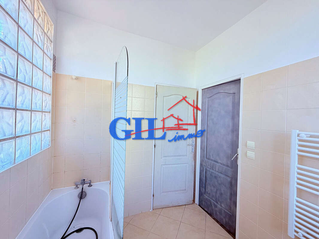 Maison à SAVIGNY-LE-TEMPLE