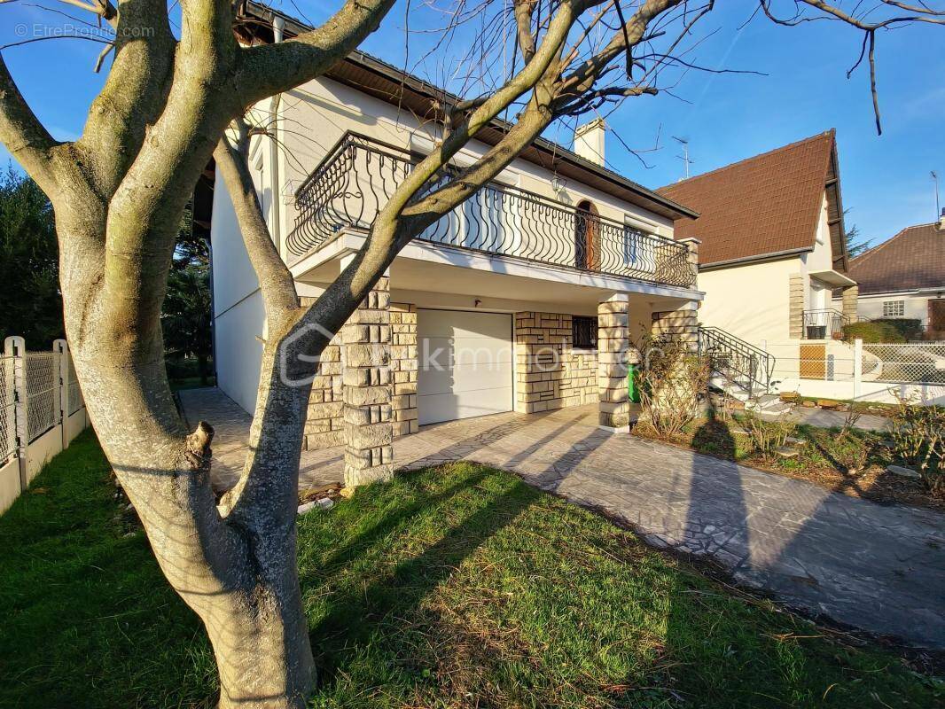 Maison à TREMBLAY-EN-FRANCE