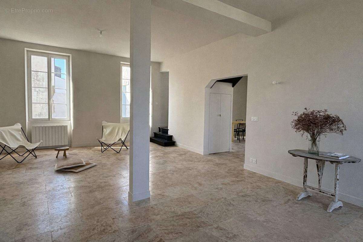 Maison À Vendre cœur du centre-ville de Saint-Georges-d’Oléron - photo 3