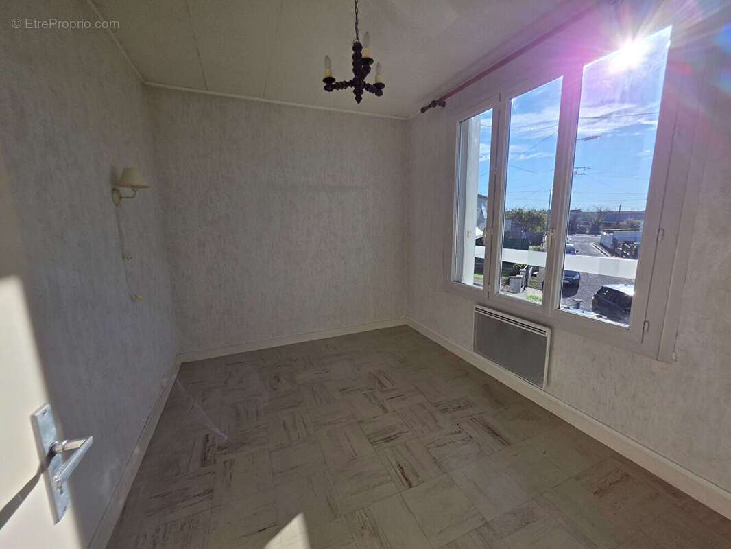 Maison à TOURNON-SAINT-MARTIN