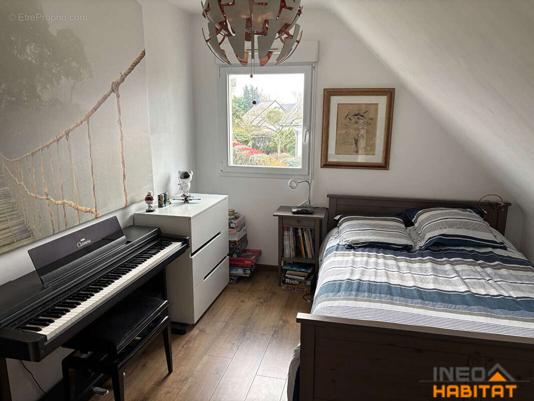 Maison à LA CHAPELLE-CHAUSSEE