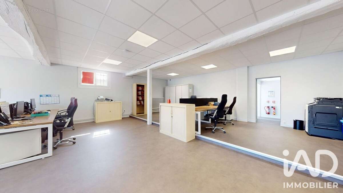 Commerce 360 m² à Joigny  - photo 2