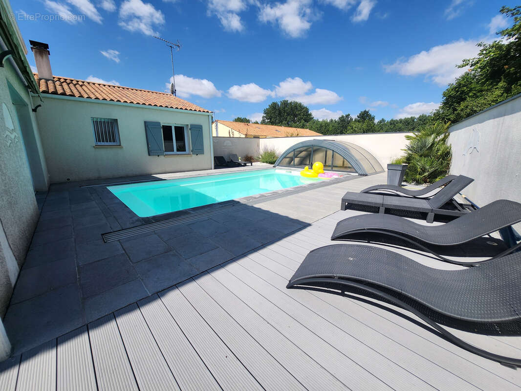 Maison à LES MAGNILS-REIGNIERS