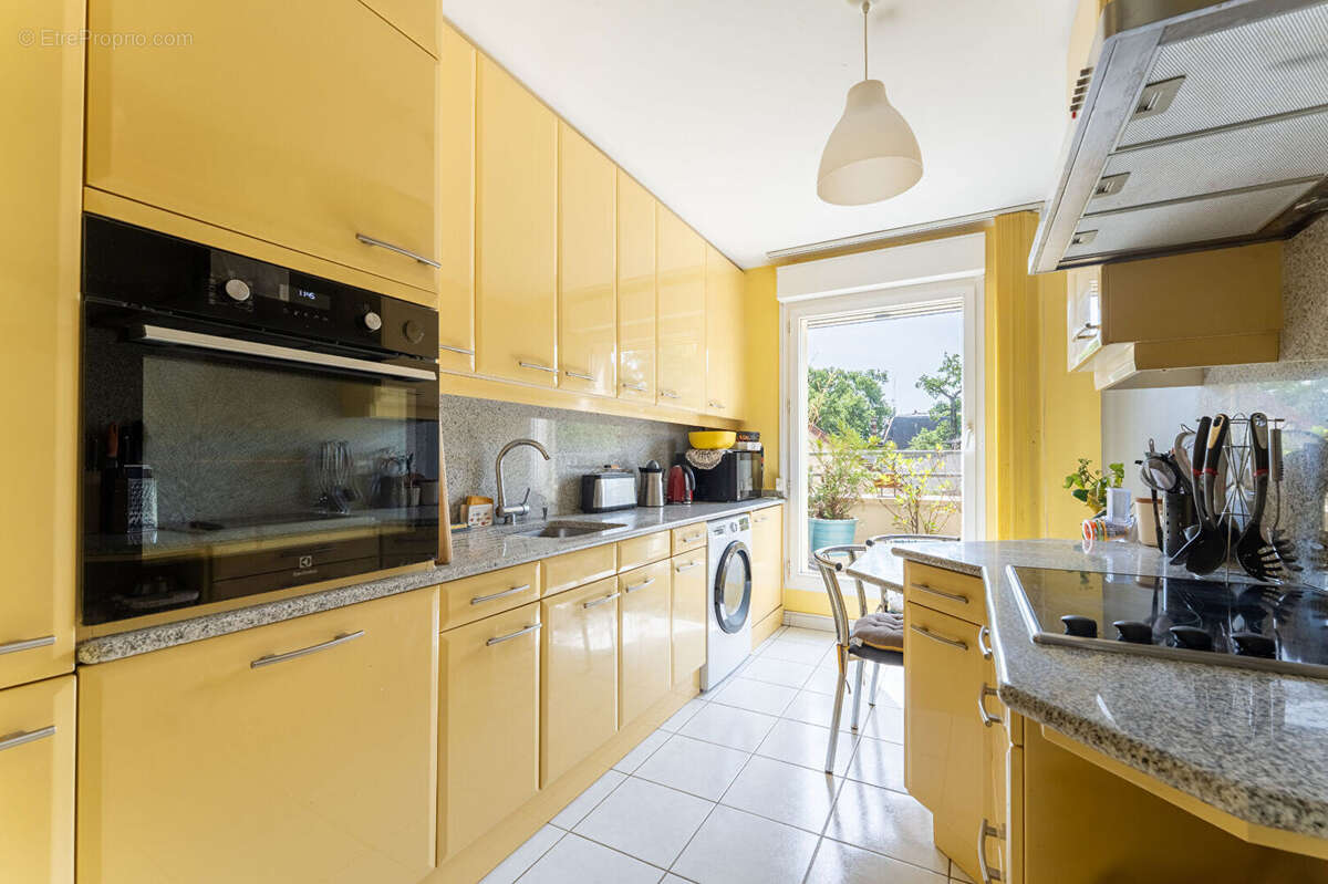 Appartement à LE PLESSIS-ROBINSON