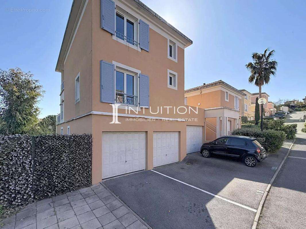 Cannes - Croix des Gardes : Superbe duplex avec vaste terrasse - photo 24