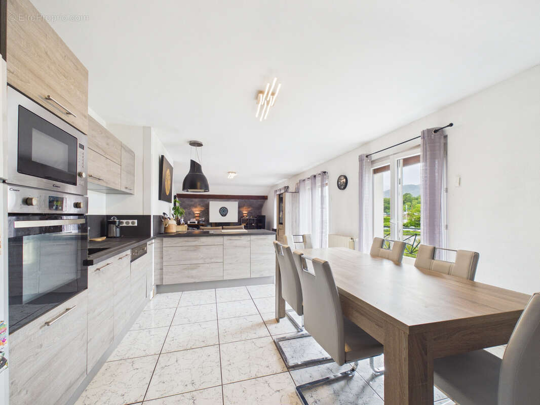 Appartement à BARBERAZ