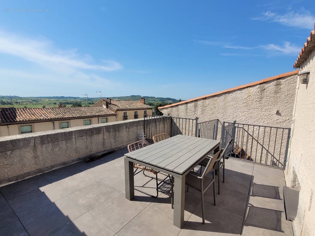 Superbe maison de village rénovée avec caves et terrasses. - photo 2